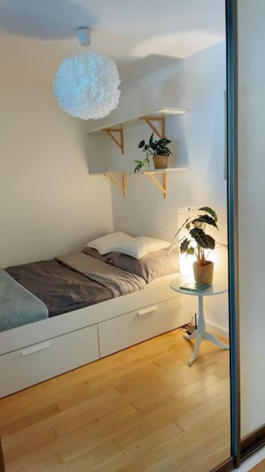 Comfortable Apartment In Warsaw Bielany Exteriör bild
